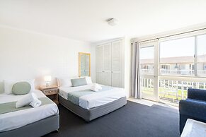 Bathurst Studio Apartments