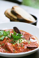 Riverview On Mount Street