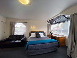 Pembrooke Motor Lodge