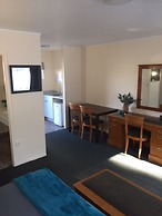 Pembrooke Motor Lodge