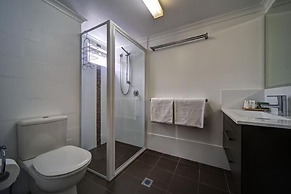 Albacore Apartments