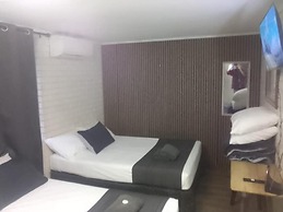 Kingsford Riverside Inn