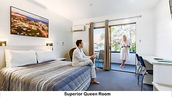 Aaron Motel