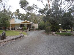 Grampians View Cottages and Units