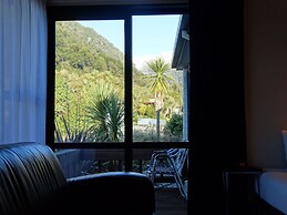 Alpine Glacier Motel