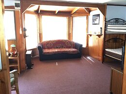 Crayfish Creek Van & Cabin Park