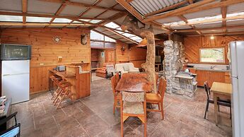 Crayfish Creek Van & Cabin Park