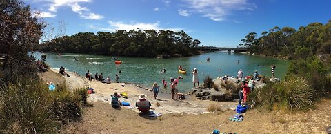 Crayfish Creek Van & Cabin Park