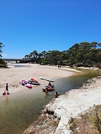 Crayfish Creek Van & Cabin Park