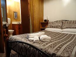 Crayfish Creek Van & Cabin Park