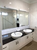 Cityville Luxury Apartments & Motel