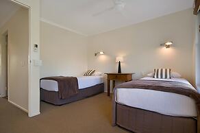 Skippers Cove Waterfront Resort