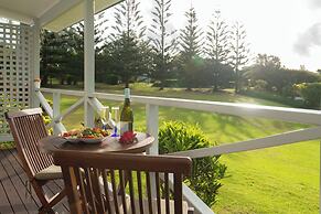 Poinciana Cottages