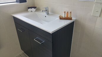 White Heron Motor Lodge