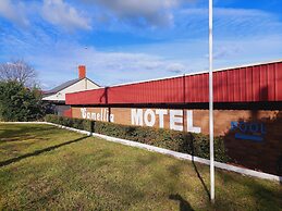Camellia Motel