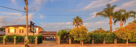 Country Leisure Motor Inn