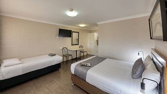 Country Leisure Motor Inn