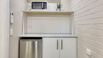 Country Leisure Motor Inn