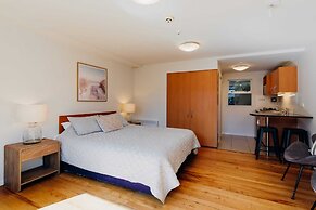 Sumner Bay Motel & Apartments