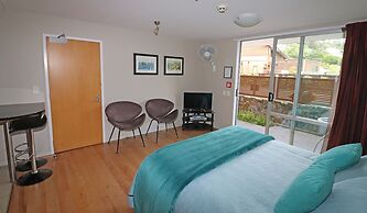 Sumner Bay Motel & Apartments