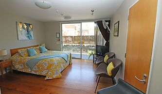 Sumner Bay Motel & Apartments