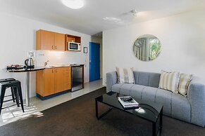 Sumner Bay Motel & Apartments