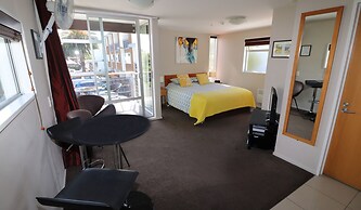 Sumner Bay Motel & Apartments