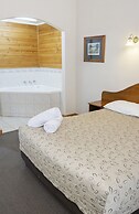Coal Creek Motel