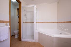 Adina Lodge Holiday Units