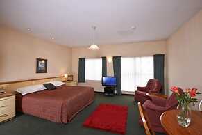 Birchwood Manor Motel