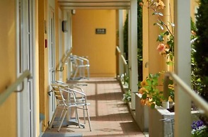 Birchwood Manor Motel