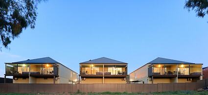 Bridges on Meninya Motel & Apartments