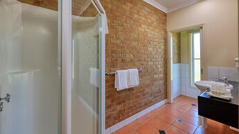 Bridges on Meninya Motel & Apartments