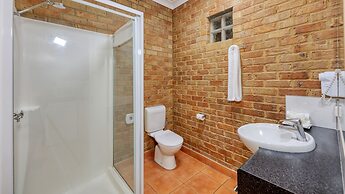 Bridges on Meninya Motel & Apartments