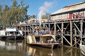 Bridges on Meninya Motel & Apartments