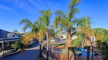 Bridges on Meninya Motel & Apartments