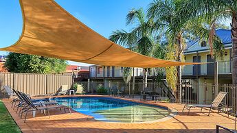 Bridges on Meninya Motel & Apartments