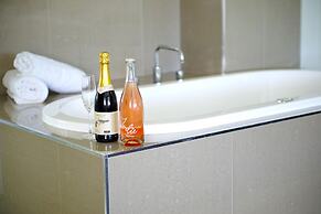 The Horatio - Suites & Motel