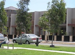 Insaa Serviced Apartments Dandenong