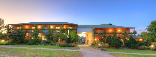 The Vines Motel and Cottages