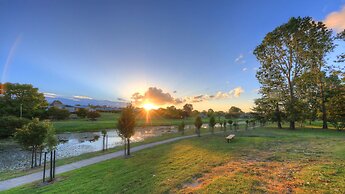 The Vines Motel and Cottages