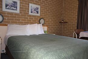 Grand Manor Motor Inn - Queanbeyan