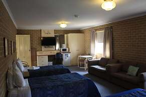 Grand Manor Motor Inn - Queanbeyan