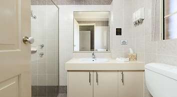 Grand Manor Motor Inn - Queanbeyan