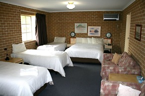 Grand Manor Motor Inn - Queanbeyan