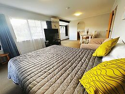 Kingswood Manor Motel
