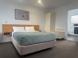 Bassingers Motor Lodge