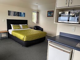 Bassingers Motor Lodge