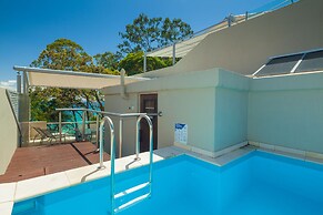 Little Cove Court