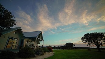 Bear Gully Coastal Cottages